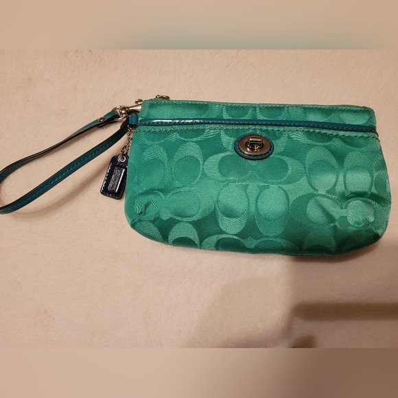 Coach Bags Nwot Coach Green Signature Wristlet Poshmark